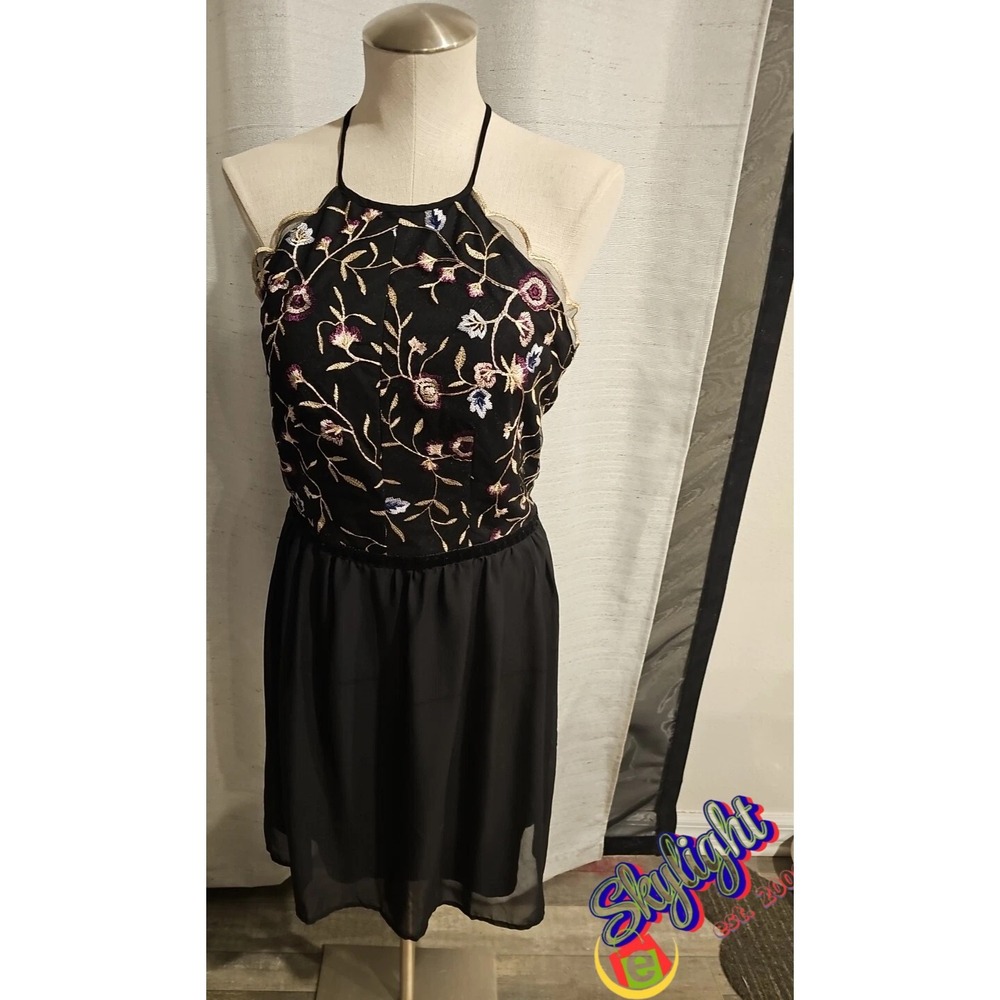 Francesca's Women Black Metallic Embroidered Floral Backless‎ Halter Dress M